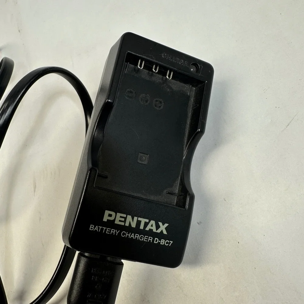 Pentax Battery Charger D-BC7 for Pentax‎ Digital Cameras AC 100-240V Works